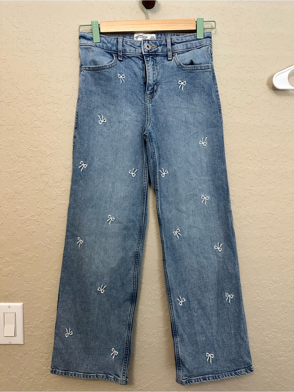 abercrombie kids Light Blue Wide-Leg Jeans with White Bow Embroidery